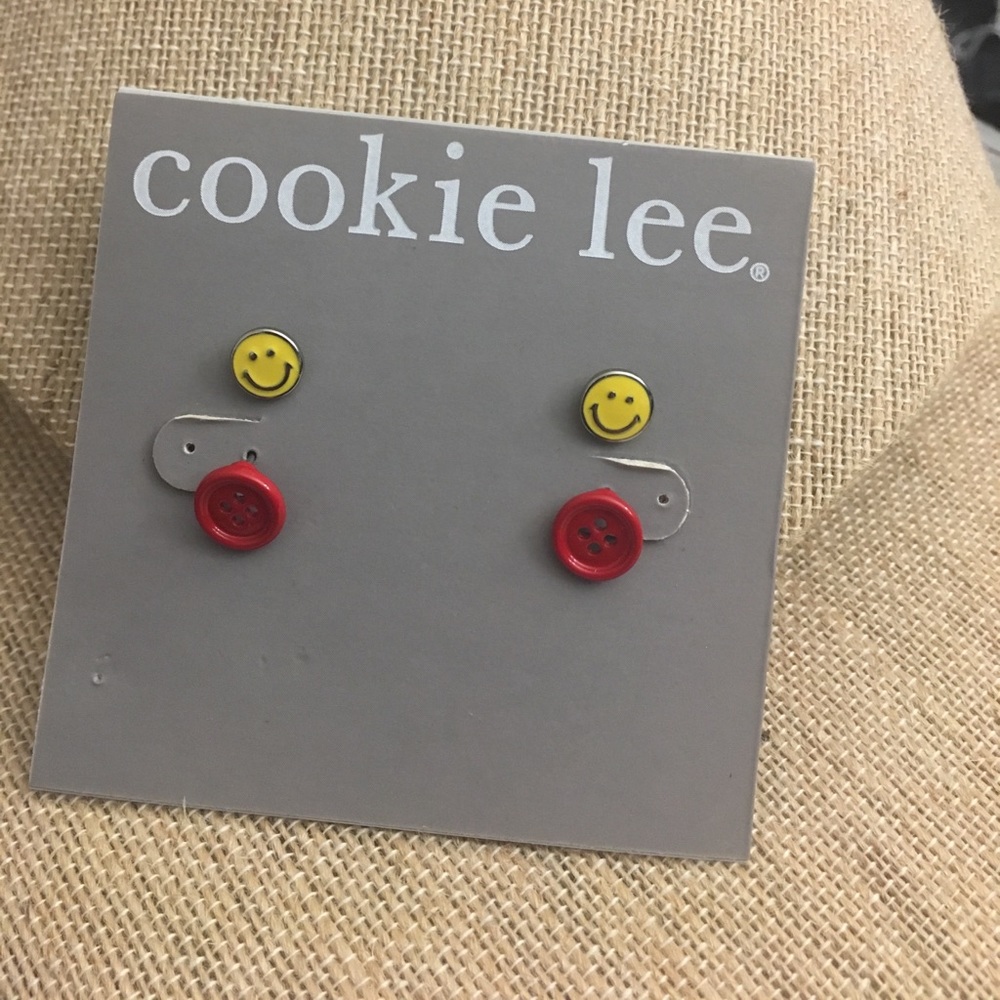 👧🏻 Cookie Lee Cute as a Button earring set